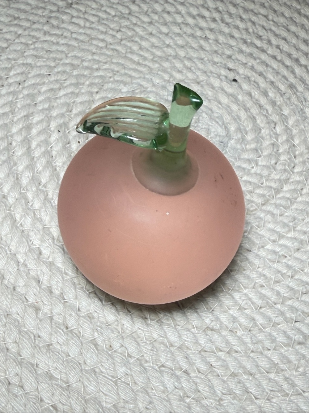 Vintage Pink Art Glass Apple Paperweight Green Stem Leaf Fruit Decor - Picture 9 of 14